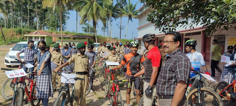 പ്രമാണം:15051 capaign.jpg