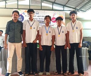 19009-SHUTTLE TEAM.jpg