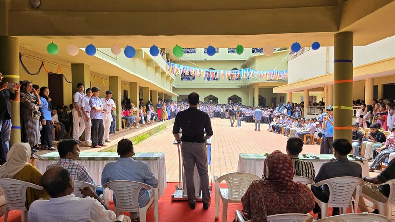 പ്രമാണം:19112 pravesanolsavam 2025-3.jpg