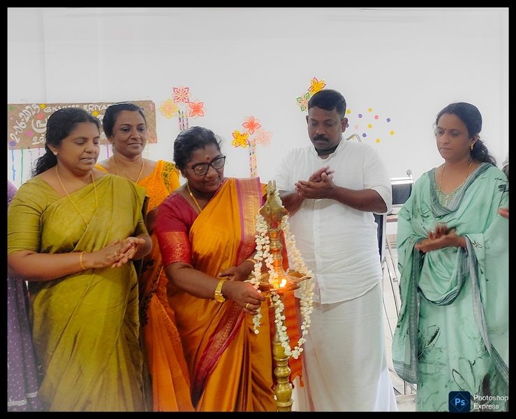 പ്രമാണം:23014 praveshanolsavam1.png