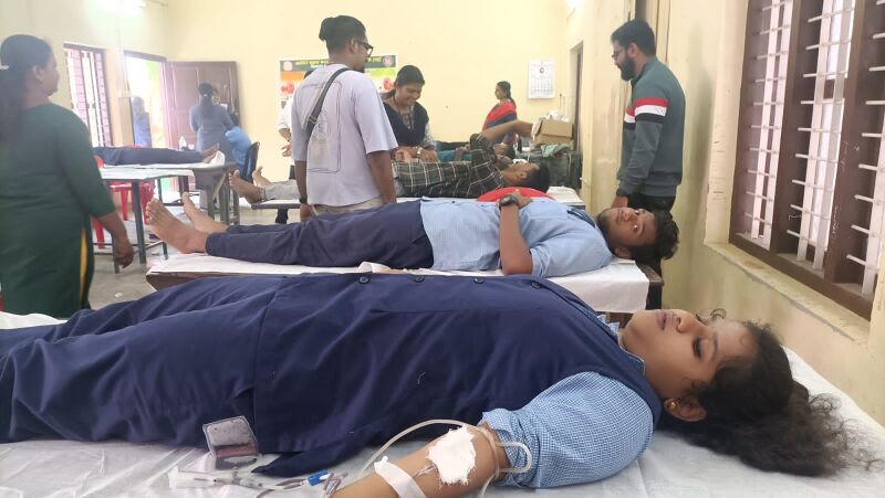 പ്രമാണം:35026.blood donation.jpeg