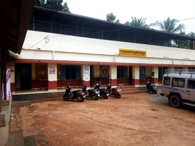 പ്രമാണം:38709 SCHOOL BUILDING.jpg
