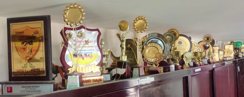 പ്രമാണം:42021 puraskkaram.jpg