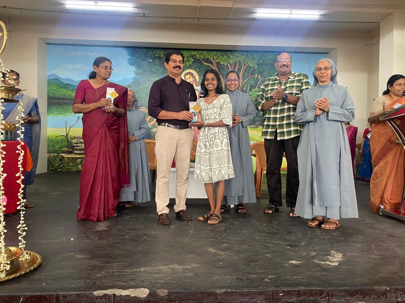 പ്രമാണം:Award 2.jpg