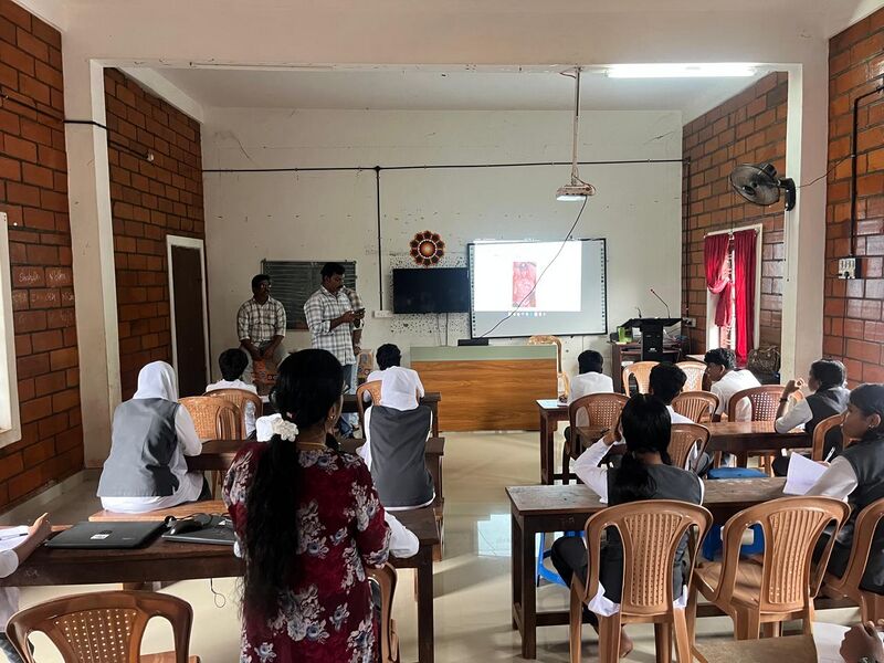 പ്രമാണം:Chss Moonday quiz 1.jpg