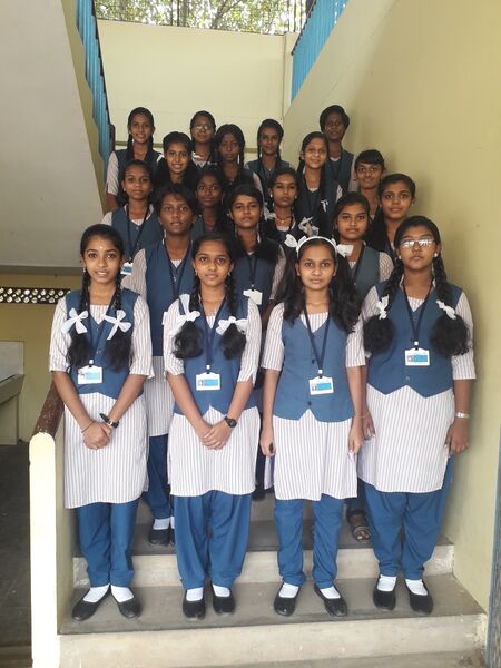 പ്രമാണം:LK GroupPhoto 2019-22.jpg