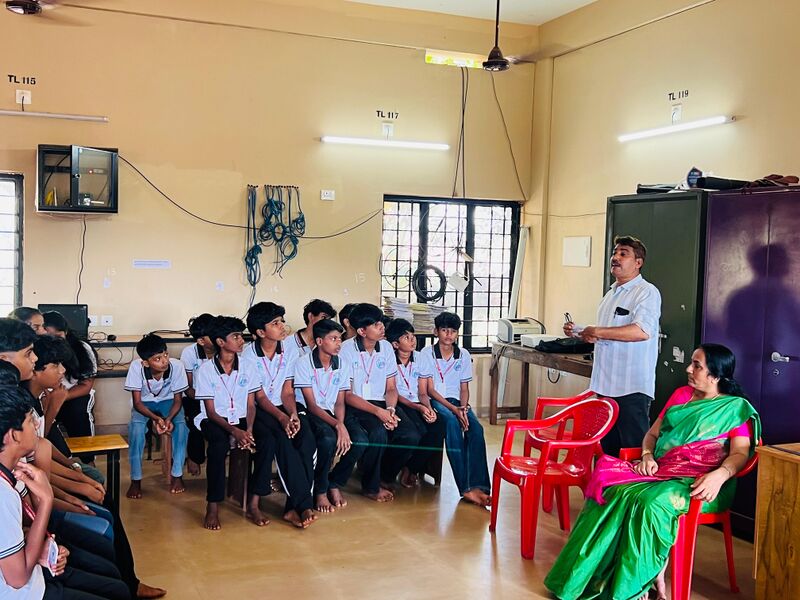 പ്രമാണം:ROBOTIC MELA.jpg