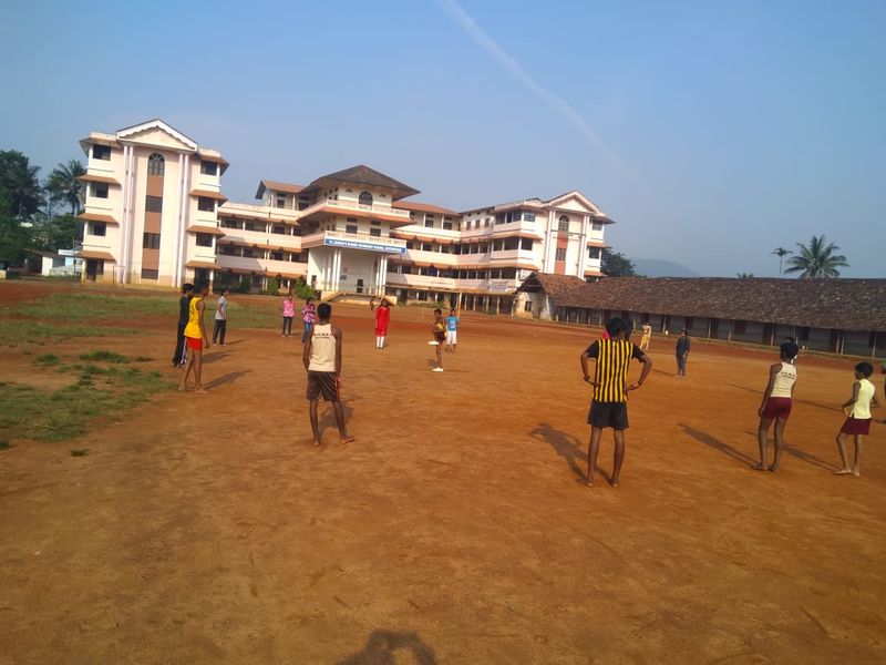 പ്രമാണം:SPORTS PRACTICE & COMPETITIONS SGHSS20.jpg