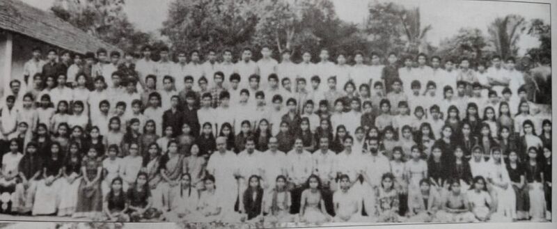 പ്രമാണം:18061 foto.jpeg