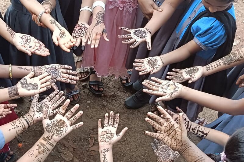 പ്രമാണം:19826 mehandhi.jpeg