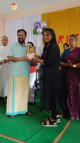 പ്രമാണം:22071 meritday.jpg