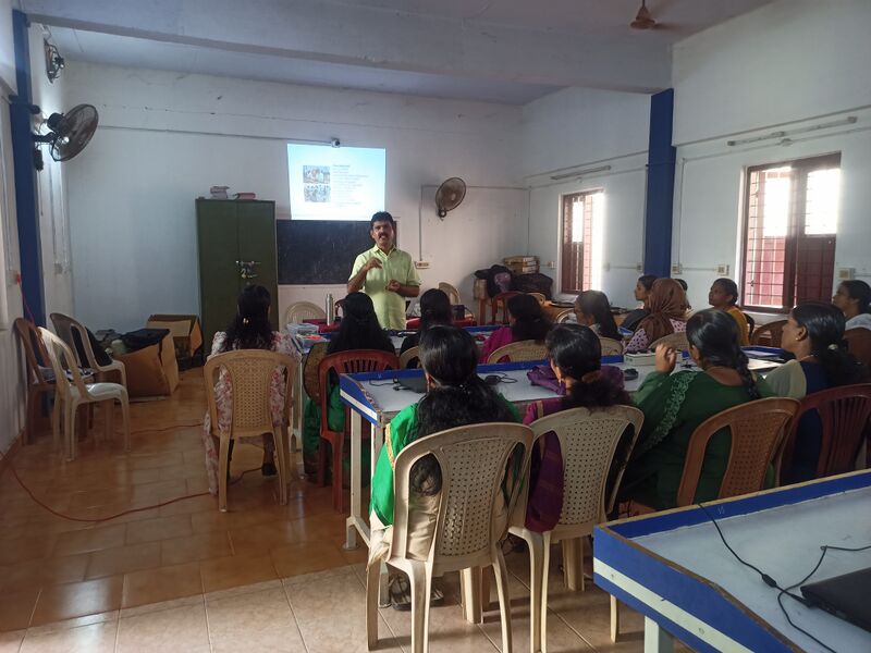 പ്രമാണം:36026 lk2024-27batch PTA(b).jpg