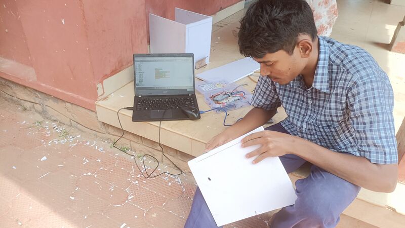 പ്രമാണം:39001 Sanitizer Dispenser1.jpg