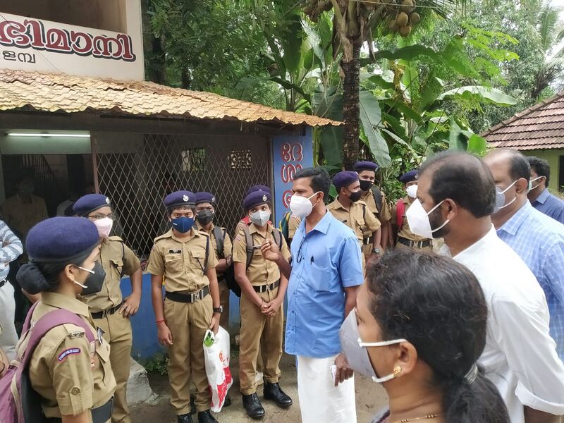 പ്രമാണം:42011 spcli4.jpg