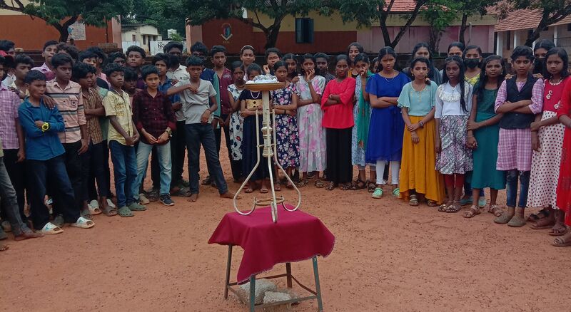 പ്രമാണം:42050 SPORTS 1.jpg