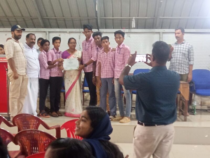 പ്രമാണം:42050 malinya mukatham 1.jpg