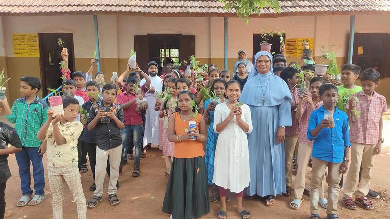 പ്രമാണം:44253 st joseph's venniyoor.jpg