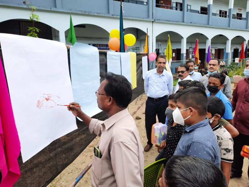 പ്രമാണം:47045-amrita varshaam 2.jpeg