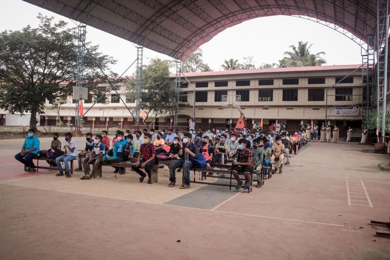 പ്രമാണം:BS21 ALP 46047 1.jpg