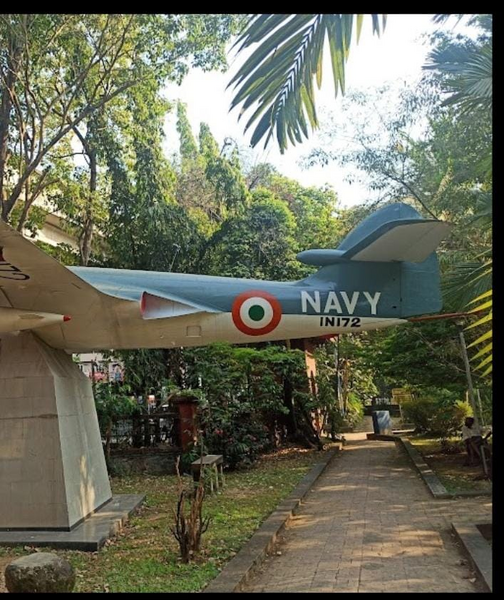 പ്രമാണം:CHANGAMPUZHA PARK.png