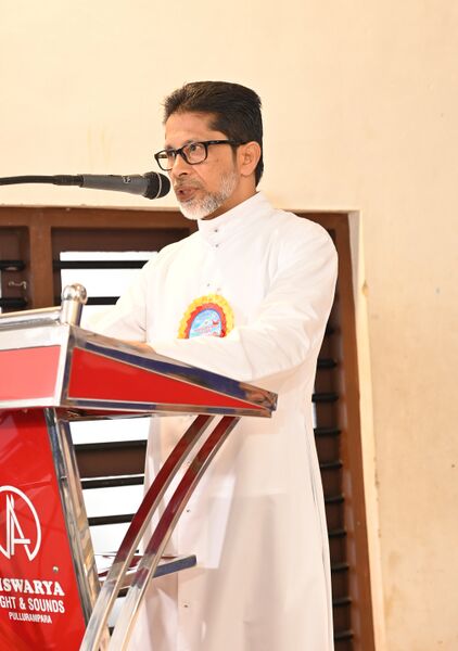 പ്രമാണം:SPC come.jpg