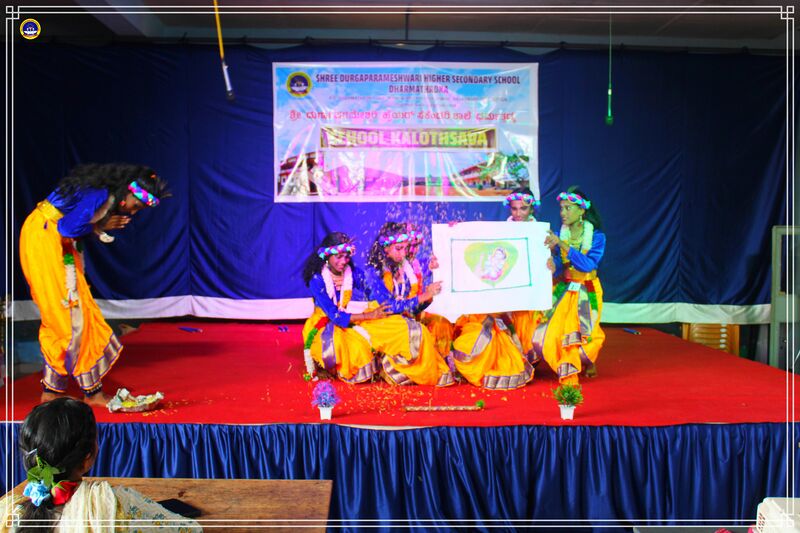 പ്രമാണം:11051SCHOOLKALOTHSAVA202410.jpg