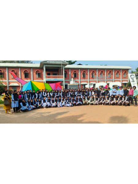 പ്രമാണം:12040 lk Field visit.jpg