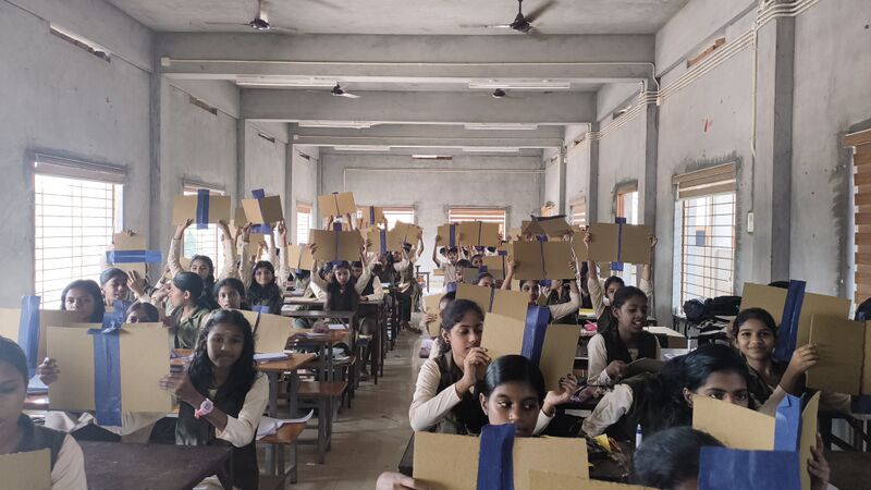 പ്രമാണം:16041 WE Book binding5 2025Sept.jpg