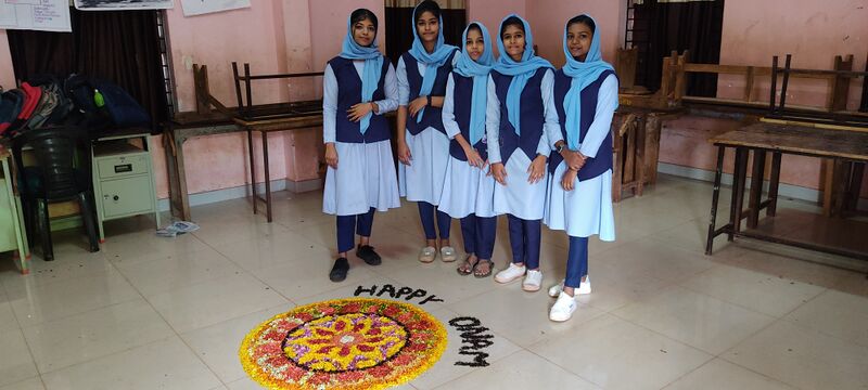 പ്രമാണം:18017 onam22 Pookalam1.jpg