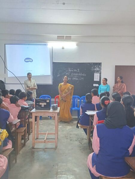 പ്രമാണം:20047-lk camp1.jpg