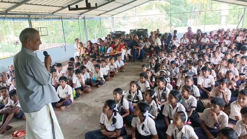 പ്രമാണം:21706 bhasahclub 01.jpg