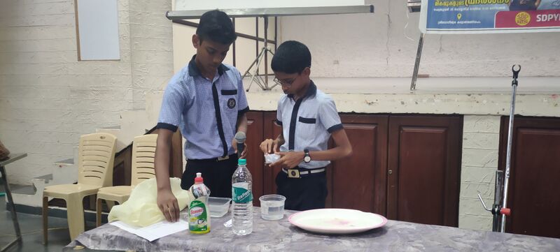 പ്രമാണം:26056 PADANOLSAVAM 7.jpg