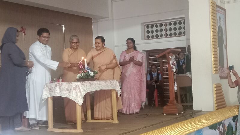 പ്രമാണം:26337 school praveshanolsam.jpg