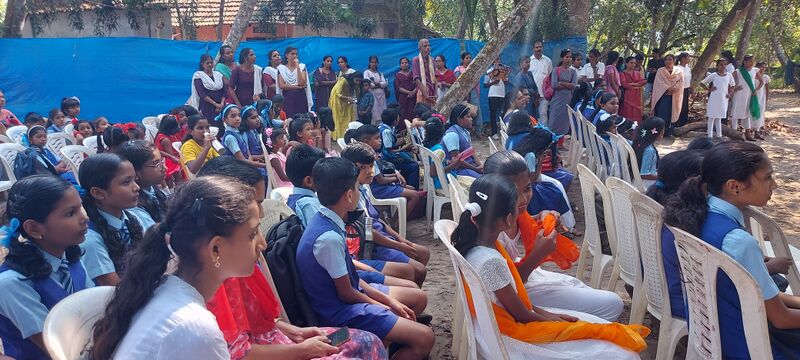 പ്രമാണം:34008 padanolsavam5.jpeg