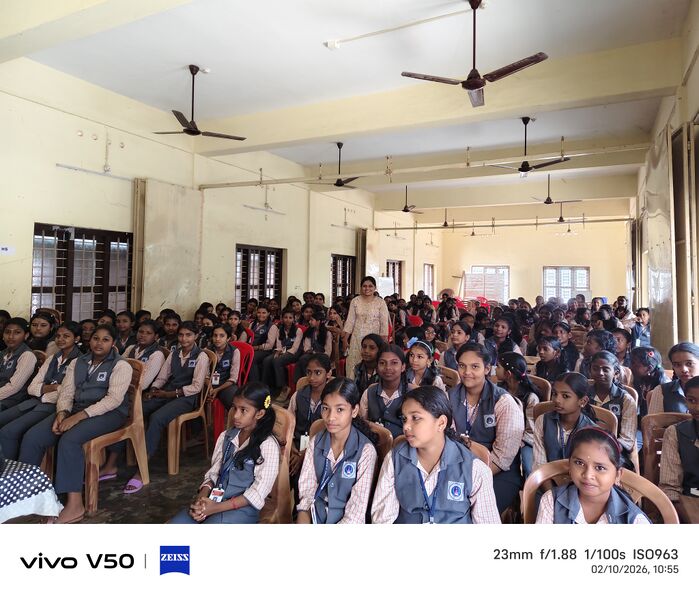 പ്രമാണം:35026 she1.jpg