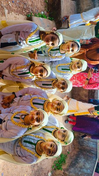 പ്രമാണം:36037 kalollsavam 1.jpeg