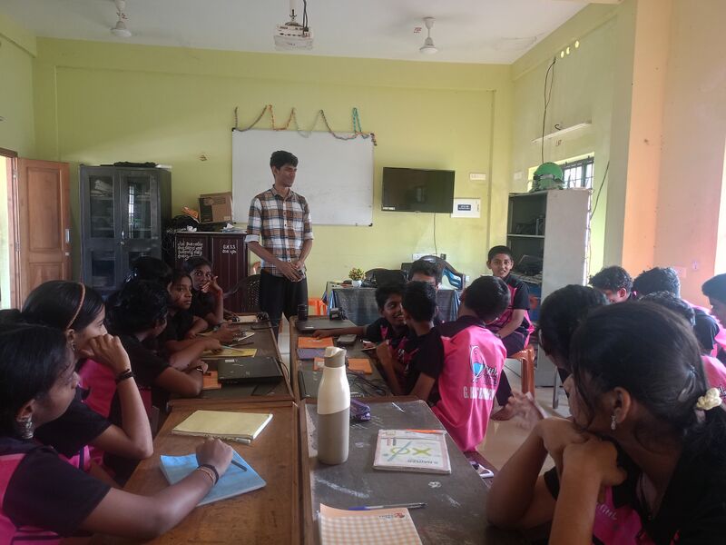 പ്രമാണം:36065 camera training253.jpg