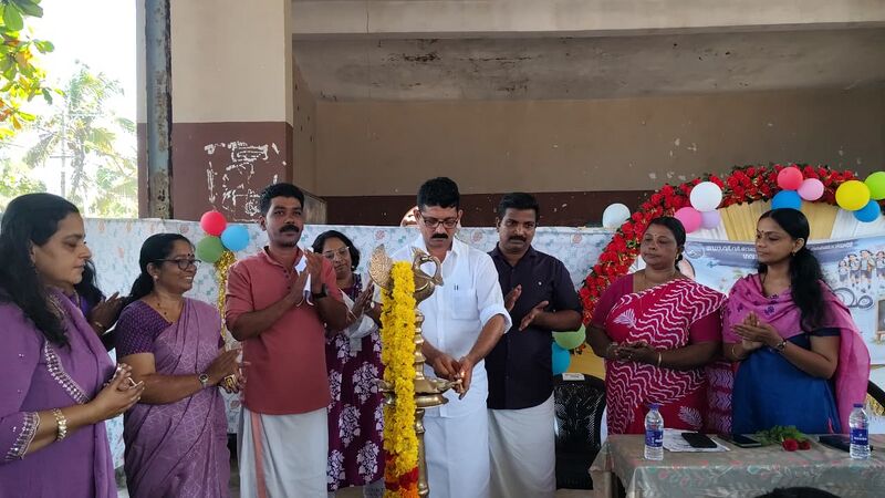 പ്രമാണം:41017 pravesanolsavam2.jpg