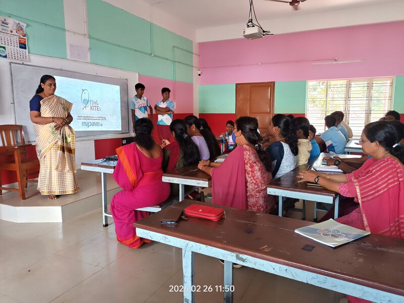 പ്രമാണം:42013-AI training.jpg