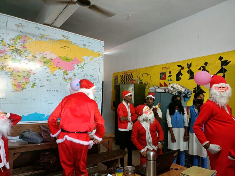 പ്രമാണം:44018 christmas 2.jpg