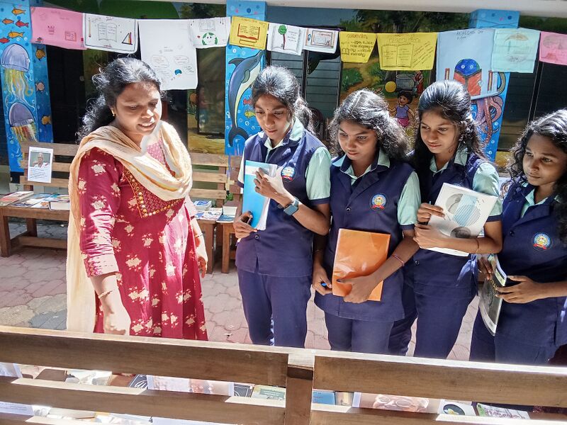 പ്രമാണം:44063-TVM-READING DAY EXHIBITION.jpg
