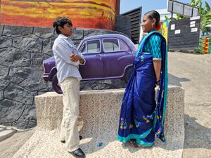 44223 smrithi old.jpg