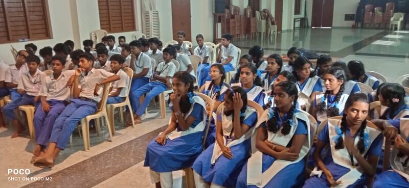 പ്രമാണം:Debate population 35052 23 (2).jpg