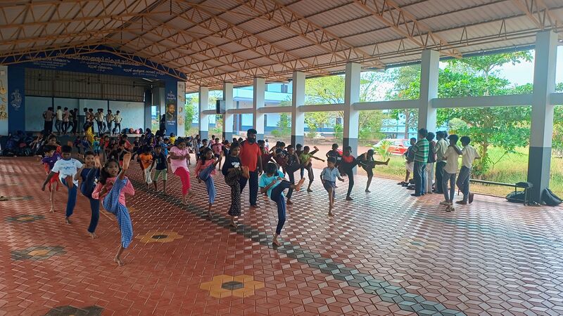 പ്രമാണം:12017 karatte2 (1).jpg