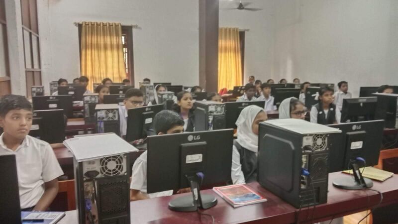 പ്രമാണം:14028 lkprecamp (3).jpg