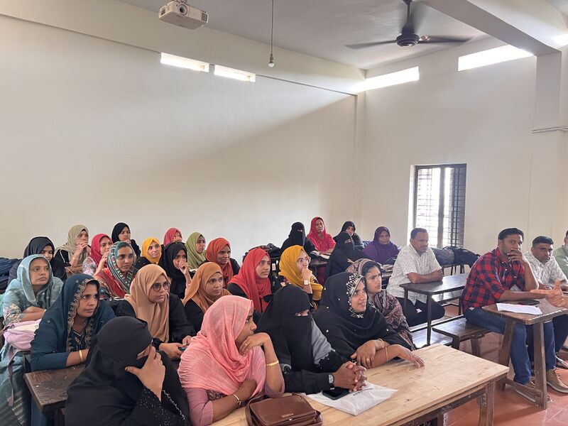 പ്രമാണം:19009-CLASS PTA.jpg