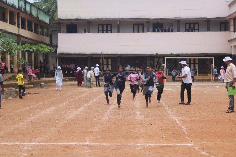 പ്രമാണം:19077 Sporteen.jpg