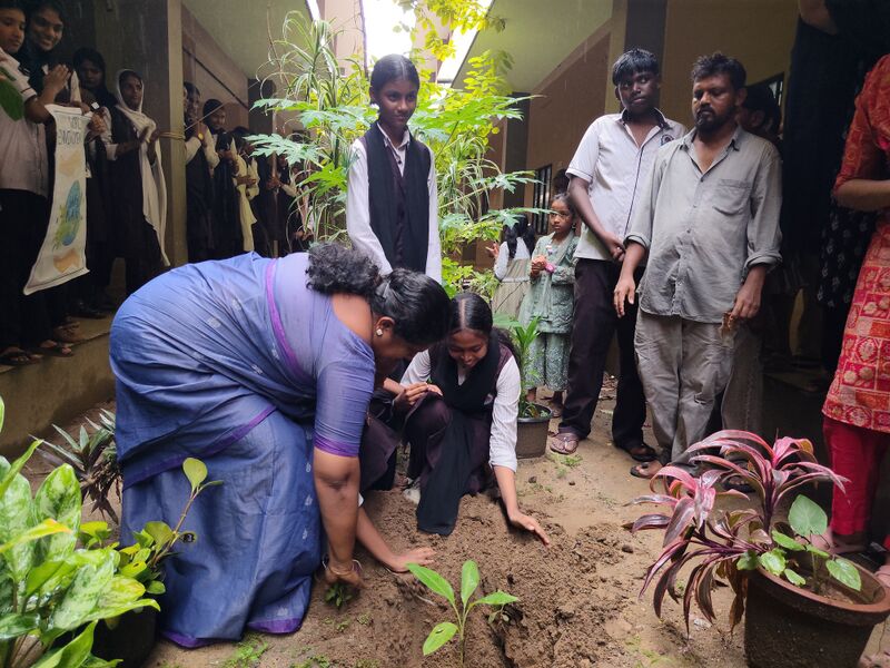 പ്രമാണം:23014 paristhithidinam2.jpg