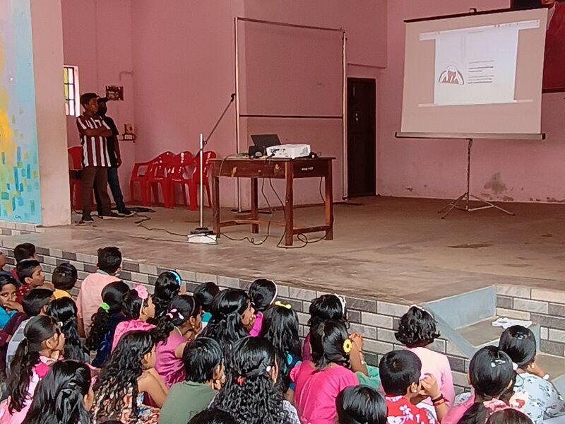 പ്രമാണം:35026 lk assembly 2.jpg