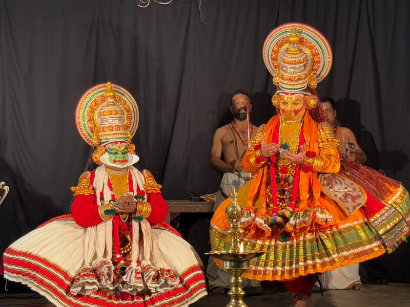 പ്രമാണം:36021 KATHAKALI1.jpg